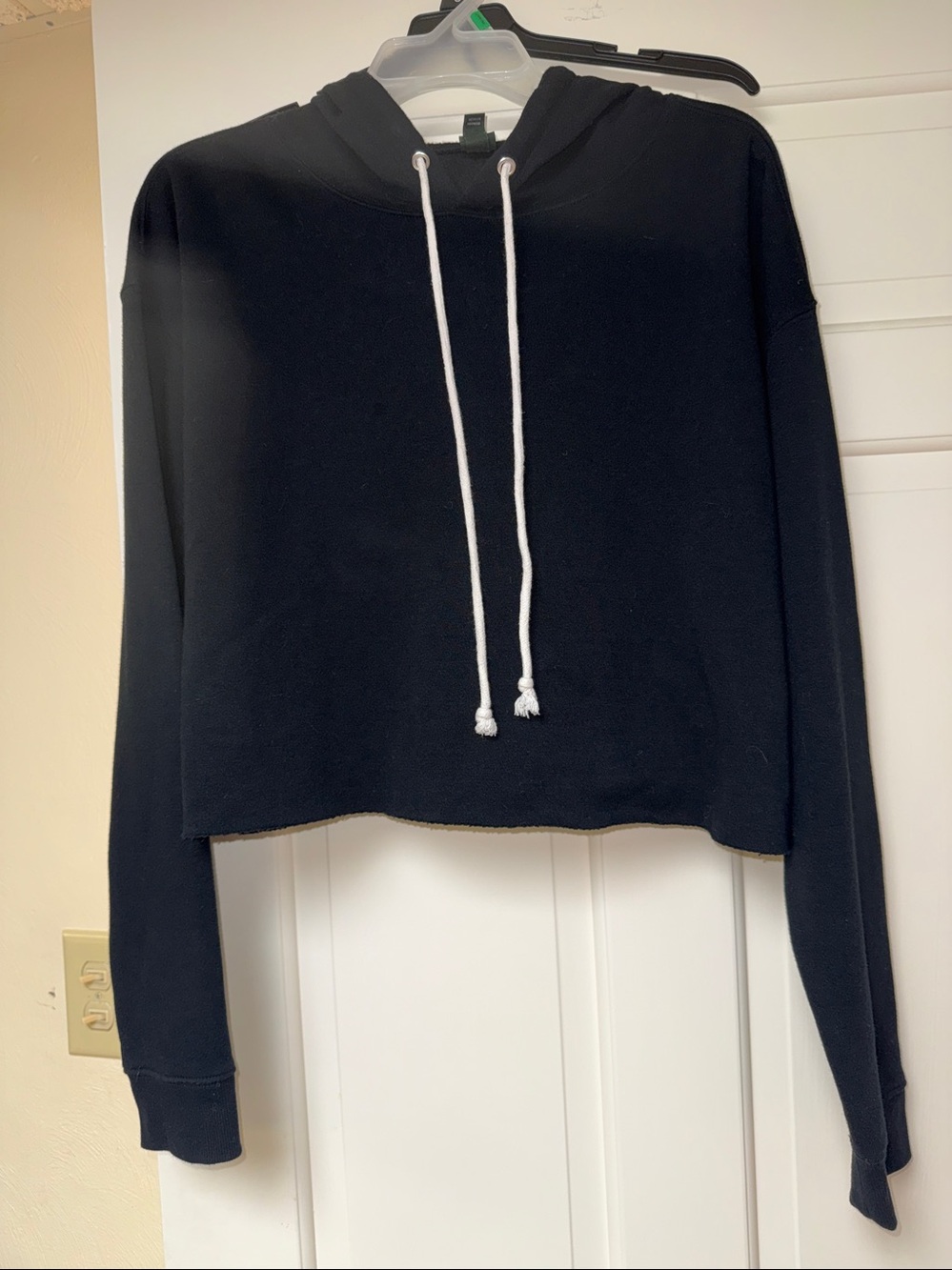 💚 Wild Fable Black Cropped Hooded Sweatshirt 💚